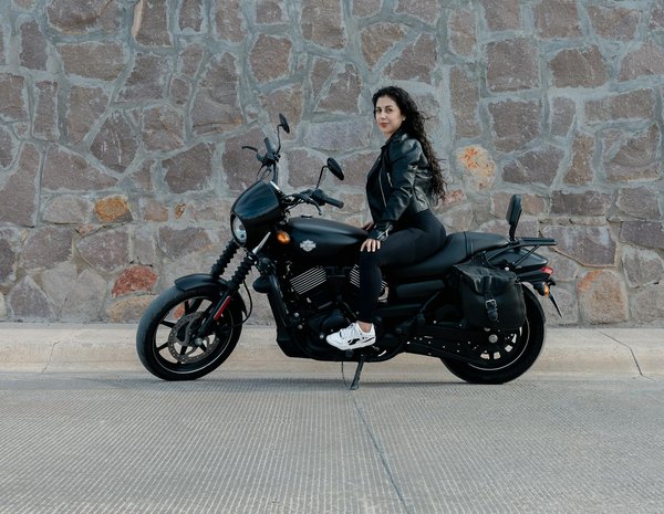 Comment installer un toit ouvrant rétractable sur une Jeep Wrangler sans compromettre l'étanchéité?